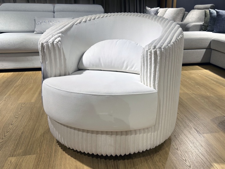 Макбет, кресло, Гравитация/Mega Ivory Макбет, кресло, Гравитация/Mega Ivory